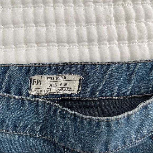 Free people jeans large (size 30) - Picture 8 of 9
